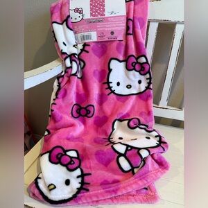 Hello Kitty NWT Pink Bows and Hearts Silk Touch Throw measures 50x70